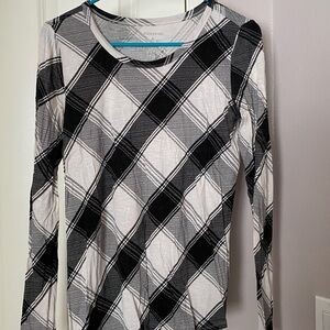 Maurices Black and White Checkered Long Sleeve Top